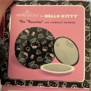 Cute Hello Kitty mirror. LED compact mirror